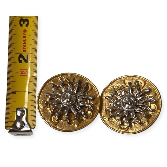 Lunch at the Ritz Beautiful vintage earrings-Clip on - Picture 1 of 7